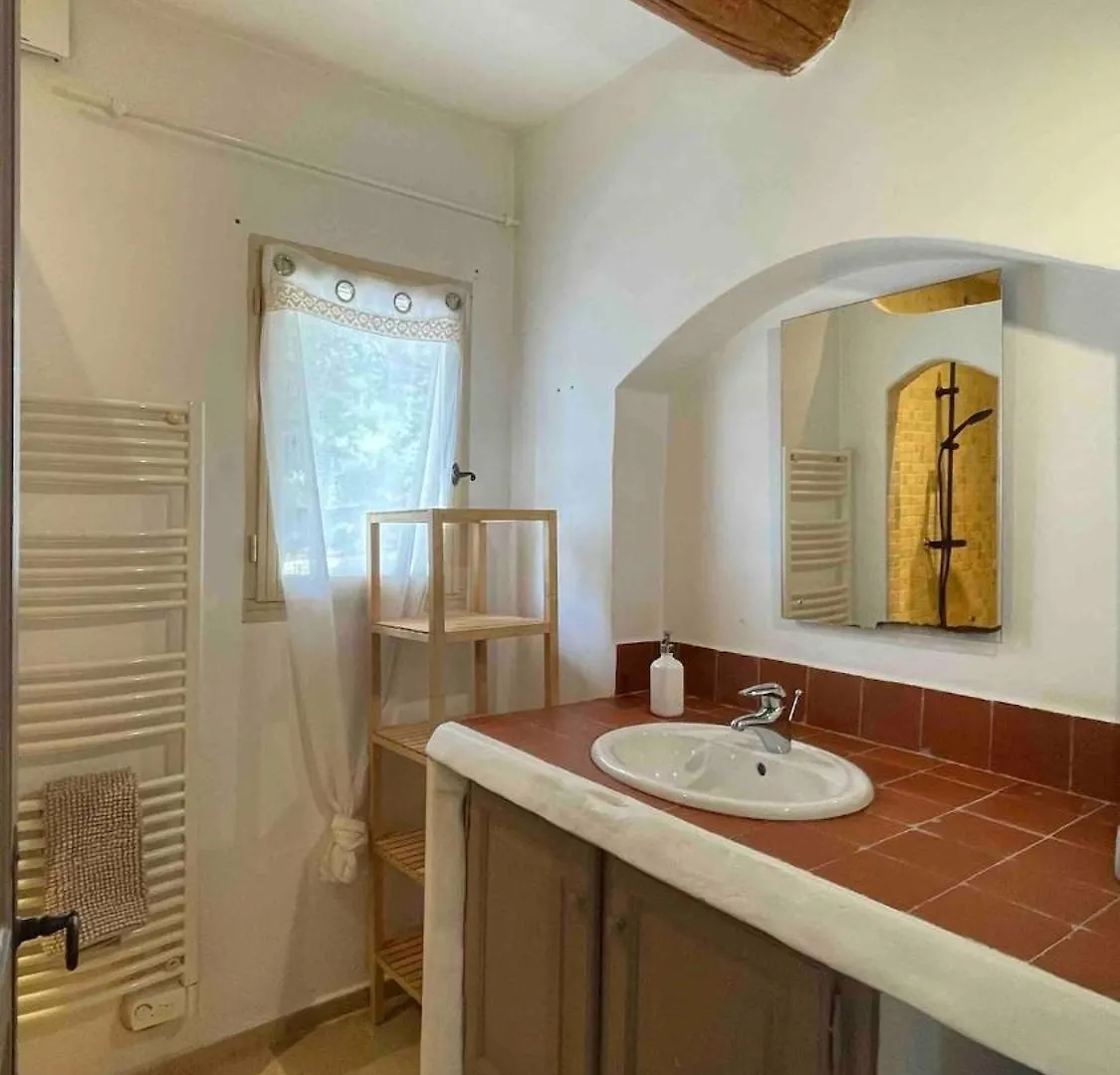 Maison Au Pied Du Luberon Avec Piscine Privee Et Terrain De Boules Lourmarin